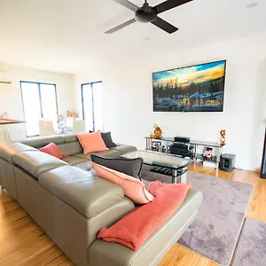 Holiday home Beautiful Modern Luxury, Townsville